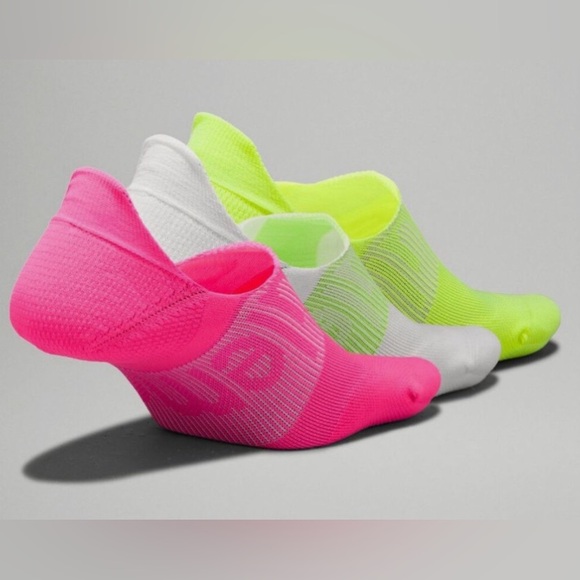 Bundle of 3 Lululemon Womens Hold Tight HR Shorts Tank Top Size 6 Socks M NWT - Picture 12 of 16